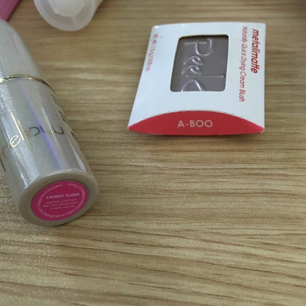 Pink Beauty Bundle! - Picture 2 of 3